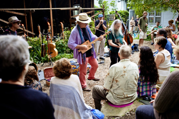 Ramblin' Dan Stevens, bluesman. Nilsson Gallery. Chester, CT.